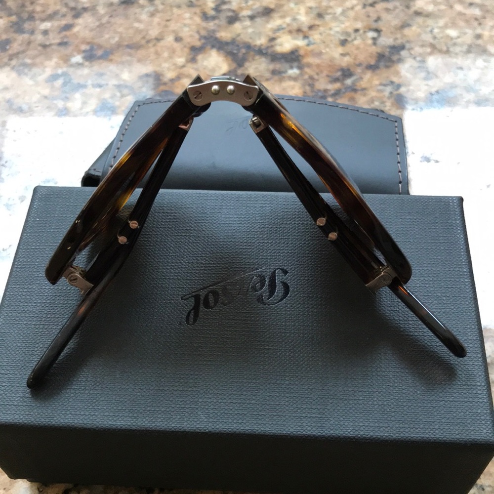 Persol Folding Tortoise Aviator Sunglasses - Picture 5 of 8